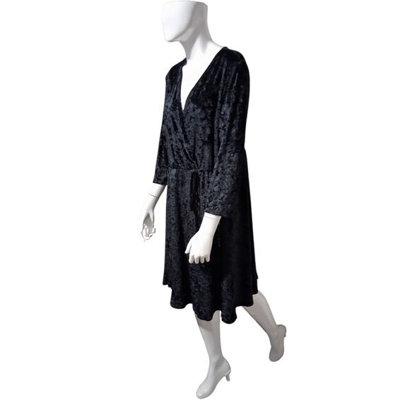 Torrid Women’s size 1X Whimsigoth Crushed Velvet V-Neck Witchy Faux Wrap Dress - Picture 6 of 11